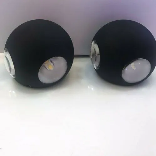 4 Way Round Outdoor Wall Light (4 x 3w)