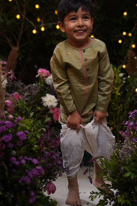 Shahad unisex handwoven kurta in olive green with bee motif
