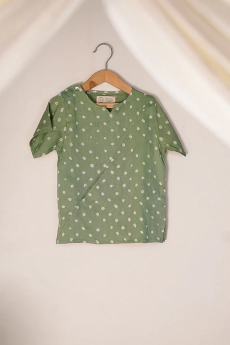 'Chuck a Wobbly' unisex bandhani parsi jhabla t-shirt in sea green