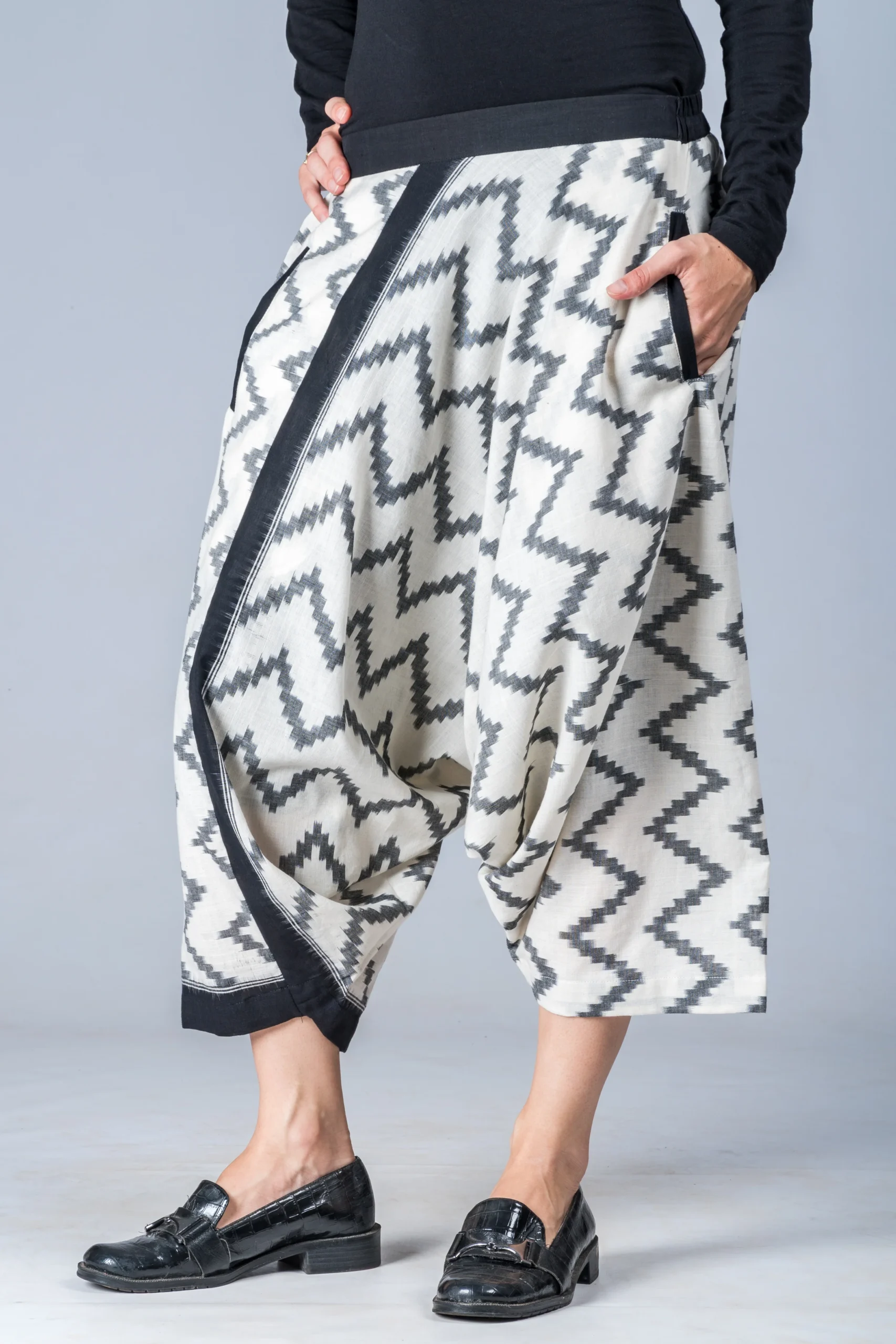 White and Grey Ikat Zigzag - Turkish Mid Length Pant