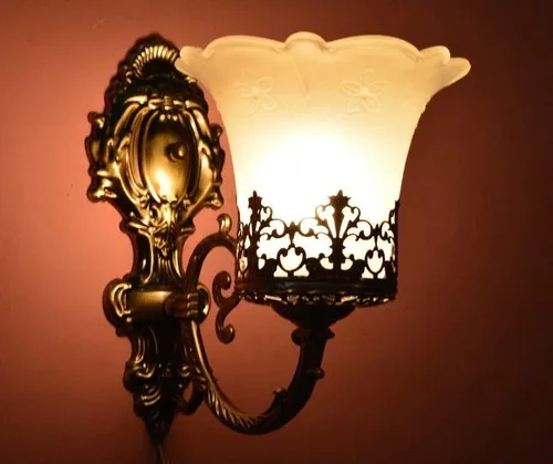 Warm White METAL,GLASS PRADHUMAN WALL LAMP, 40 W