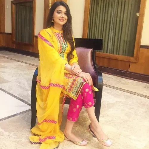 Ladies Yellow Straight Long Kurti With Pant And Dupatta