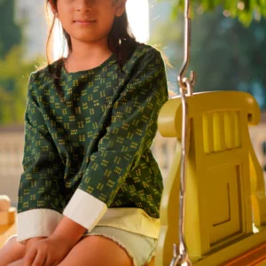 'Stories of courage' Green checks Sweater look Tee Shirt