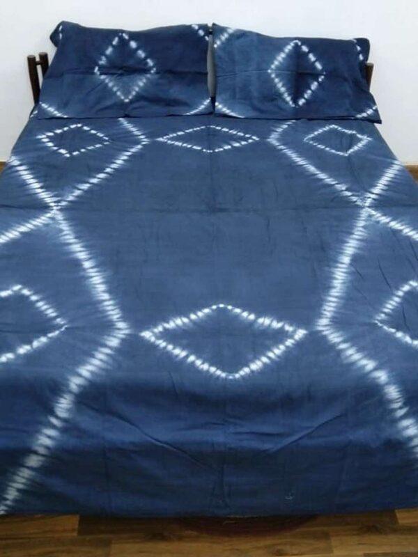 Tie and dye Handwoven cotton double bedsheet with pillow cover -Indigo Blue