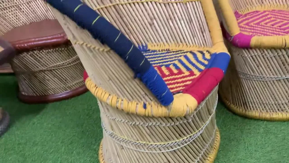 Round Natural Weaving Bamboo Mudda Brown with Table - Image 3