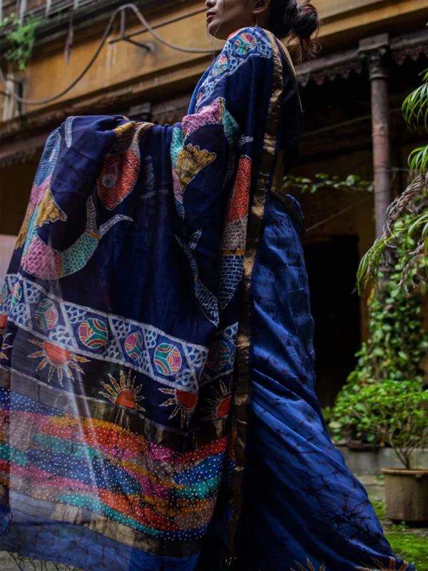 NARMADA Matsya Batik Saree Navy Blue - Image 2